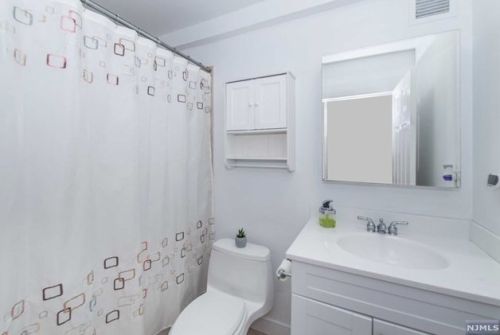 262 Main St, West Paterson NJ  07424-1355 exterior