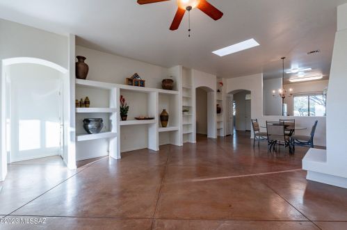5307 Rust Ln, Tucson, AZ 85747-5816