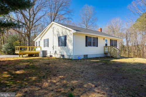 9636 Richmond Rd, Foneswood, VA 22572-3402