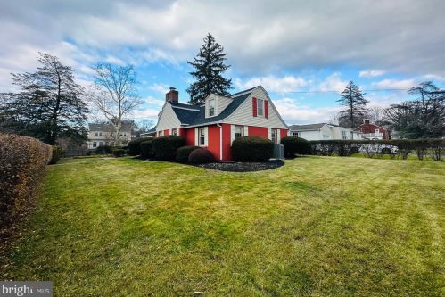 201 Sharpless Dr, Wilmington, DE 19803-2507