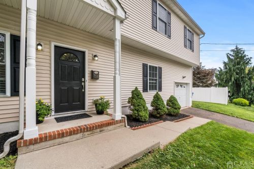 750 Rutherford Ave, Woodbridge, NJ 07095-3539