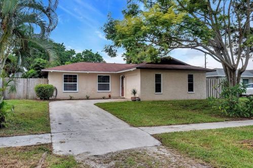 303 Foresta Ter, West Palm Beach, FL 33415-2611
