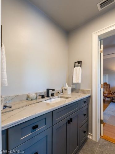 9027 Mockingbird Dr, Sanibel FL  33957-3609 exterior