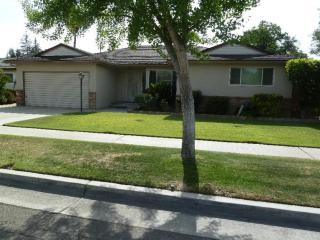 6063 Flora Ave, Fresno, CA 93710-5609