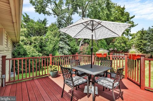 29 Holly Rd, Southampton PA 18966-3029 exterior