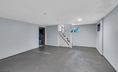 7 Tiffany Blvd, Newark NJ  07104-2415 exterior