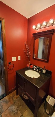 31 Evergreen Pl, Deer Park NY  11729-3720 exterior