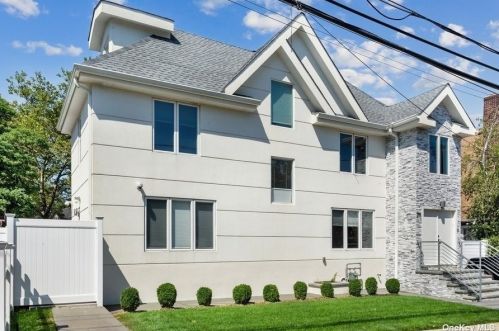 319 Barr Ave, Woodsburgh, NY 11598-1103