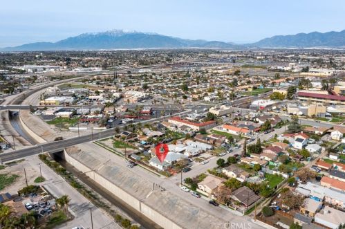 1431 Holly Ave, Colton CA  92324-2316 exterior