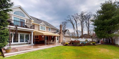 6 Riverview Ave, Oakdale, NY 11769-2308