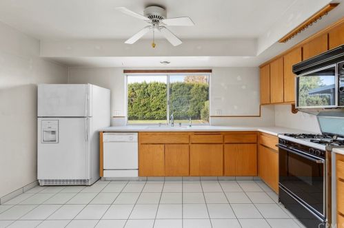 621 Chestnut Ave, Orange CA 92867-3743 exterior