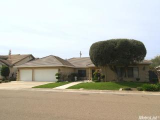 509 Wells Ln, Ripon, CA 95366-2262