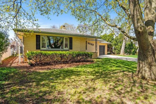 5533 Dexter Ave, Milwaukee WI  53209-5043 exterior