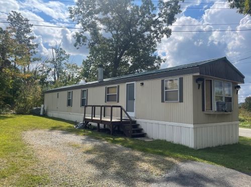 100 Schnur Ln, Champion, PA 15622-2100