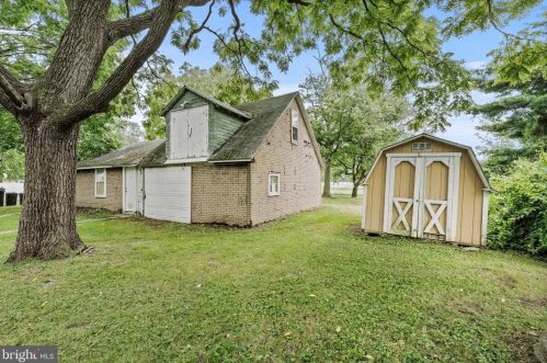 302 Franklin Ave, Beverly NJ  08010-1808 exterior