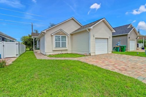 183 Leawood Cir, Naples, FL 34104-4158