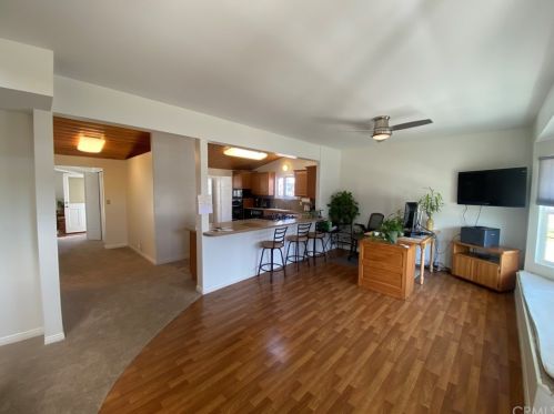 2001 Knoxville Ave, Long Beach, CA 90815-3442