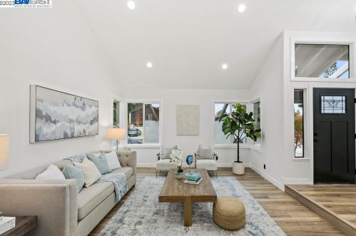 1333 Elsona Ct, Sunnyvale, CA 94087-3015