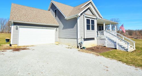 462 Treesong Rd, Marengo, OH 43334-8500