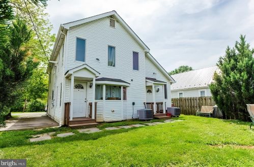 1057 Jefferson Ave, Charles Town WV  25414-1121 exterior