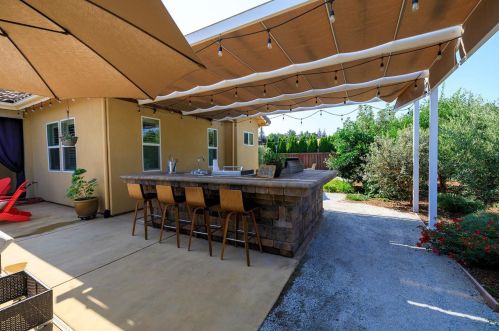 10709 Goldsborough Cir, Valley Home CA  95361-7648 exterior