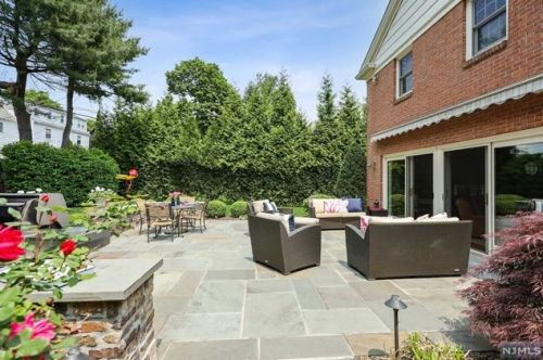 28 Greenview Way, Montclair NJ 07043-2531 exterior