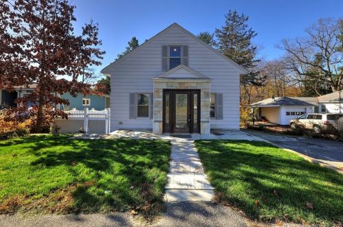 118 Hewey St, Waterbury, CT 06708-4813