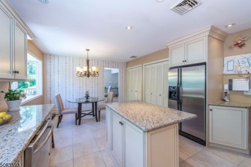 543 Rifle Camp Rd, West Paterson NJ  07424-3103 exterior