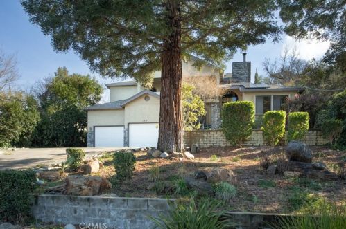 108 Valley View Dr, Oroville, CA 95966-3717