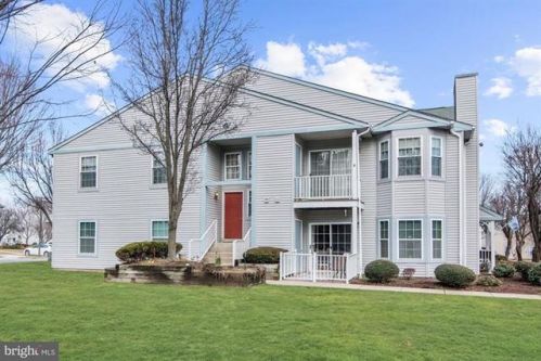 1005 Sweetwater Dr, Riverton, NJ 08077-2472