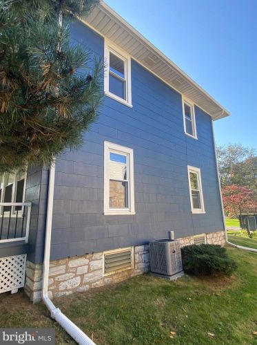 520 Hockersville Rd, Swatara PA  17033-2076 exterior
