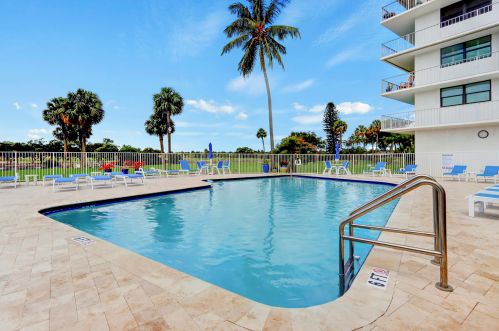 336 Golfview Rd, West Palm Beach FL  33408-3504 exterior