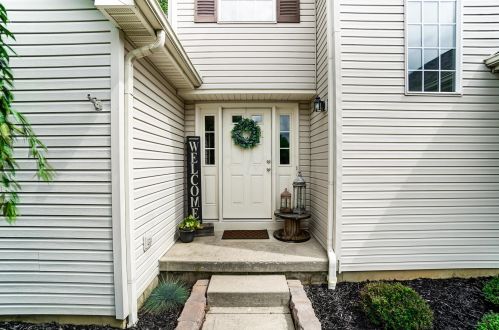 481 Wynridge Dr, Pataskala, OH 43062-8126
