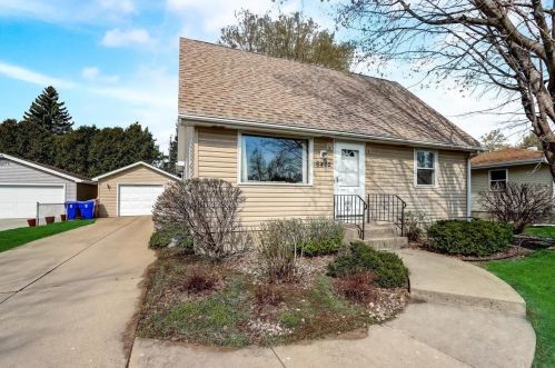 6402 57th Ave, Kenosha, WI 53142-3033