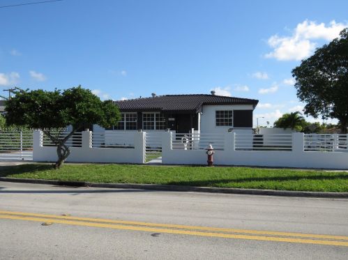 4315 2nd Ave, Hialeah, FL 33012-4007