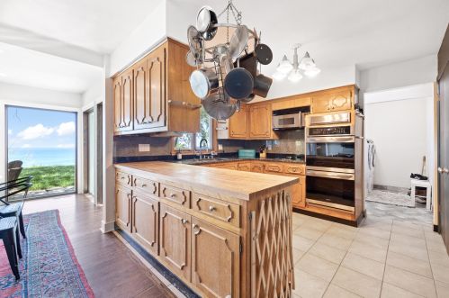 13328 Lakewood Dr, Thiensville WI  53097-2409 exterior