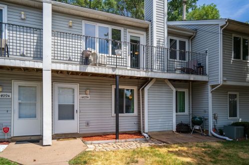 1409 Farrington St, Saint Paul, MN 55117-4370