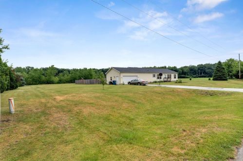 10520 Cadillac Ln, Wheatfield, IN 46392-8253