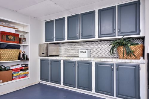 32 Fairview Ave, Nashua NH 03060-4105 exterior