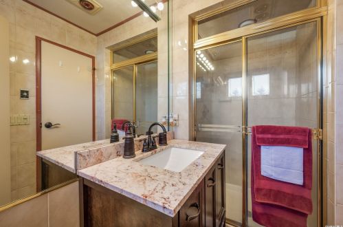 33 Lorijean Ln, Elwood NY  11731-4118 exterior