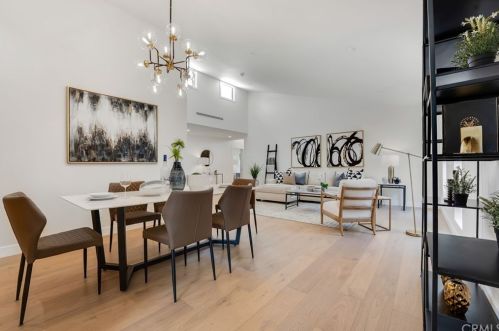 4709 Norwich Ave, Van Nuys CA  91403-2017 exterior