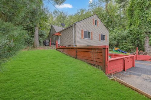 2941 Darlington Rd, Beaver Falls, PA 15010-9602