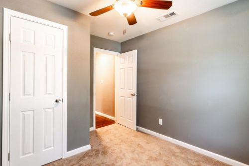 2202 Chestnut Ave, Fort Worth TX  76164-7953 exterior