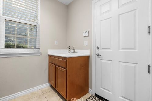 27406 Quincy Ln, Temecula CA  92591-4402 exterior