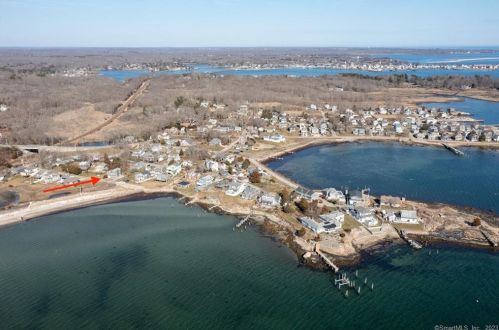 15 Oak St, Stonington, CT 06378-2766