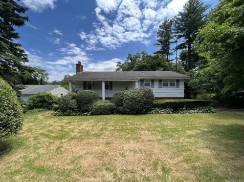 457 Quaker Ridge Rd, New Rochelle, NY 10804-2923