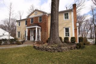 7 Stafford Dr, Madison, NJ 07940-2004
