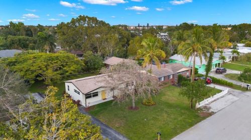 1075 Rordon Ave, Naples FL  34103-4570 exterior