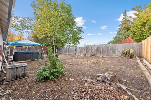 8435 Ahrentzen Ct, Citrus Heights CA  95610-2724 exterior