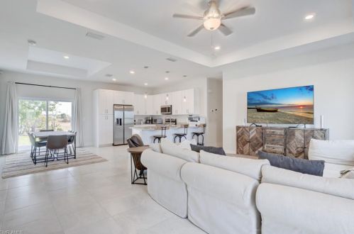 3065 5th Pl, Cape Coral FL  33904-3412 exterior